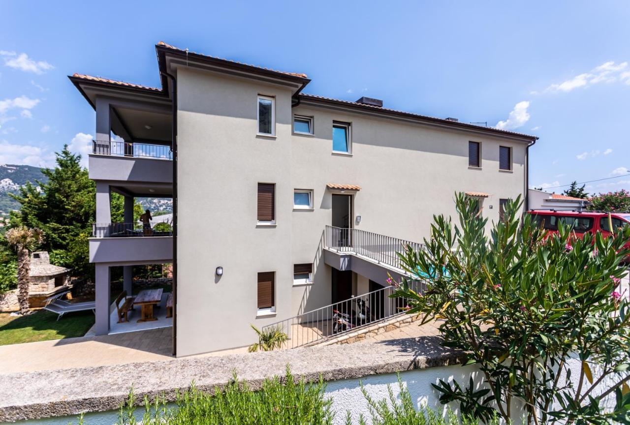 Apartments Vugrinec With Terrace Baška Buitenkant foto